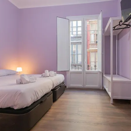 Riverside Old Town By Next Stop * Bilbau